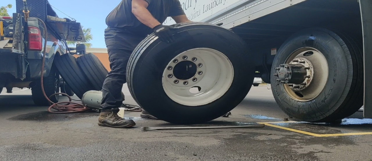 24/7 Truck Trailer Tire Repair in Mississauga: Fast Roadside & Fleet Solutions